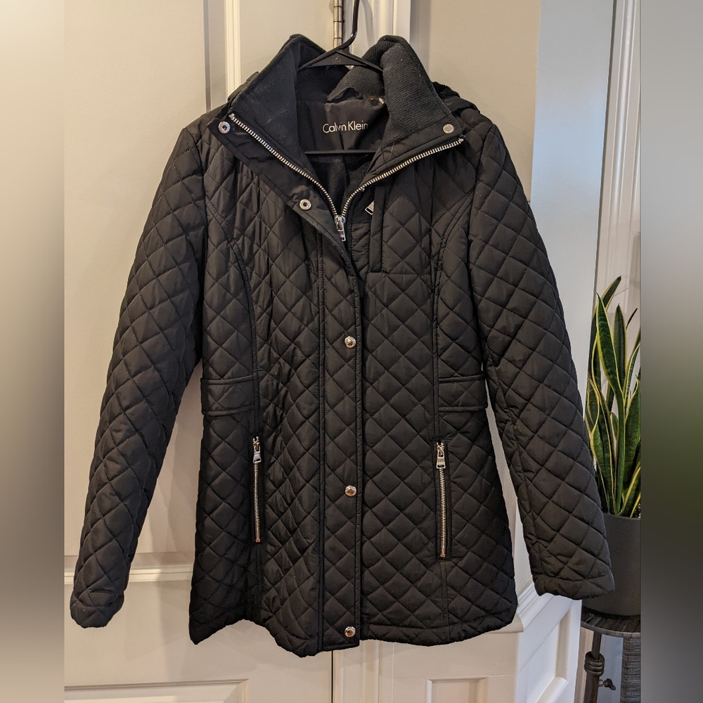 Calvin Klein black diamond quilted hooded jacket small